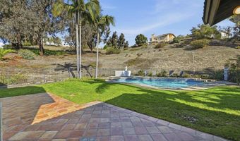 2070 Tiffany Dr, Oceanside, CA 92056