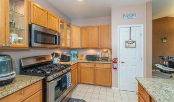 26 Windsor Dr 26, Bayonne, NJ 07035