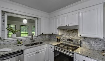 9 Treeway Dr, Brandon, MS 39042