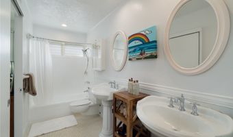 1276 Mokulua Dr, Kailua, HI 96734