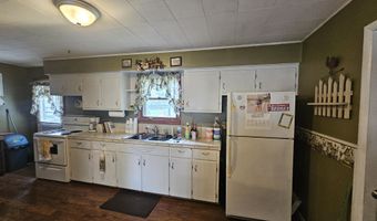 827 S Roosevelt Ave, Aurora, MO 65605