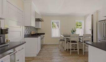 24 Thurston Ave, Newport, RI 02840