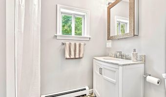 348 Deerfield Rd, Allenstown, NH 03275