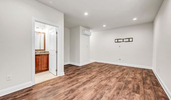 10 Putnam Ln 10, Danbury, CT 06810