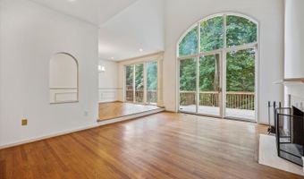 6 GOLDLEAF Ct, Bethesda, MD 20817