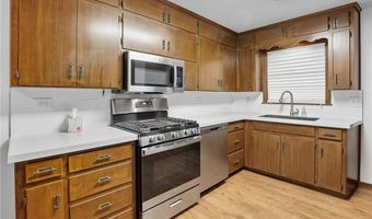 2943 NE Walnut Rd, Avondale, MO 64117