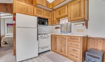 253 Thomas Rd, Blakeslee, PA 18610