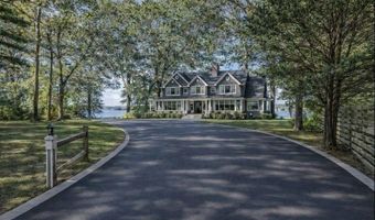 15 George W Finnerty Rd, Barrington, RI 02806