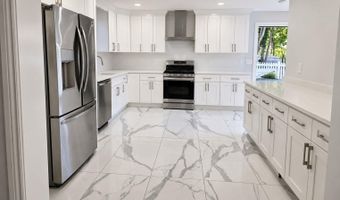 165 Cedar St, Amityville, NY 11701