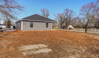 42 E Cline St, Aurora, MO 65605