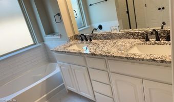 212 Navajo Trl, Alvarado, TX 76009