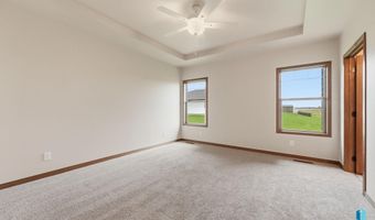 2413 E Brek St, Brandon, SD 57005