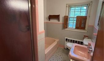 11 Terrace Dr, Bristol, RI 02809