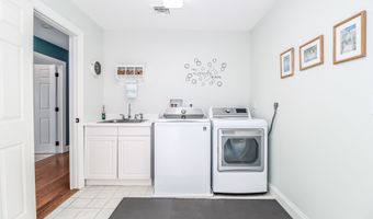 10 Trailing Ridge Rd, Brookfield, CT 06804