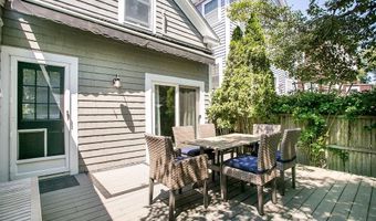 45 Holland St, Newport, RI 02840