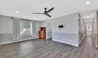 305 Valleyview Ct, Andover, KS 67002