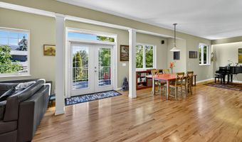 1011 Canyon Park Dr, Ashland, OR 97520