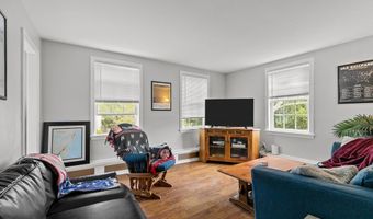 12 Callender Ave, Newport, RI 02840