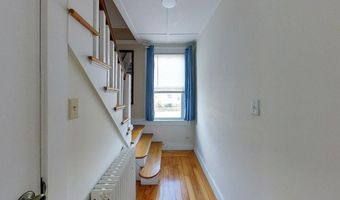 19 Dixon St 2, Newport, RI 02840