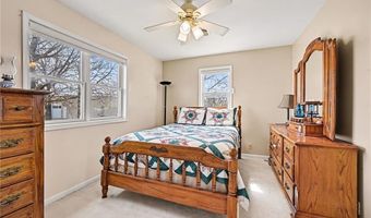 17251 Hollingsworth Rd, Basehor, KS 66007