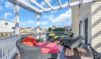 221 Magnolia Dr, Bayville, NJ 08721
