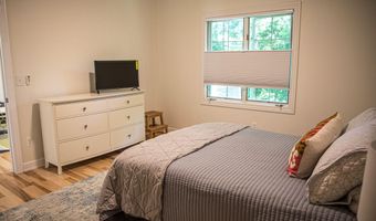 2052 Liberty Hts, Ann Arbor, MI 48103