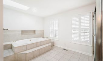 2558 Apple Ridge Ln, Amberley, OH 45236