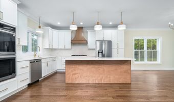 12 Verville Rd, Avon, CT 06001