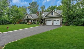 10 Greenwood Pl, Middletown, NJ 07748