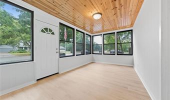 527 Harrison St, Anoka, MN 55303
