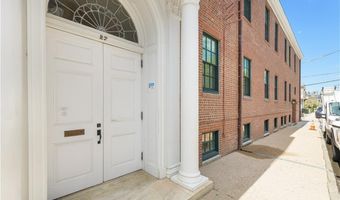 27 High St 2, Newport, RI 02840