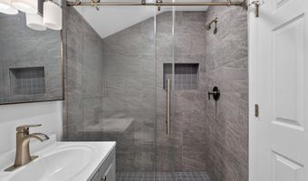 74 W 52ND St 2, Bayonne, NJ 07002