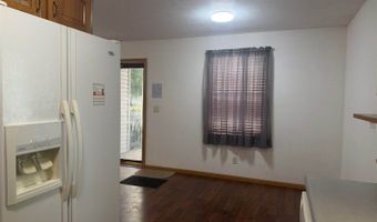 530 S 5th St, Akron, IA 51001