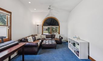 40 North Cir, Aberdeen, NJ 07747