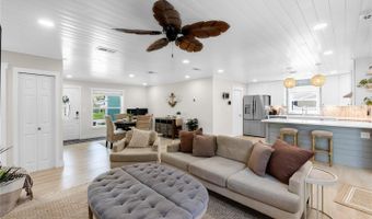 327 FRANCIS Dr, Apollo Beach, FL 33572