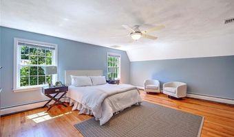 15 Sylvia Ln, Lincoln, RI 02865