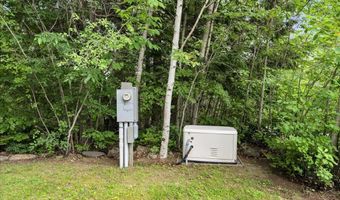 21 Bowling Green Ln, Belfast, ME 04915