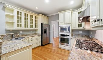 5145 Harbour Ridge Dr, Alpharetta, GA 30005