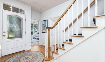 371 Glen Hill Dr, North Kingstown, RI 02874