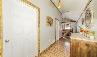 812 S Parkway Dr, Alvarado, TX 76009