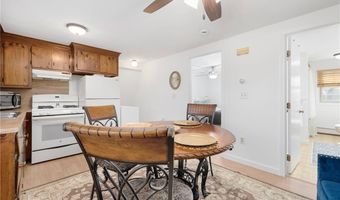 45 E St, Bristol, RI 02809