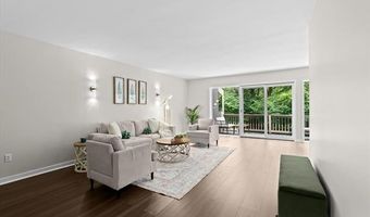 2208 Applewood Ct, Ann Arbor, MI 48103
