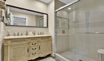 59 White Oak Ln, Aberdeen, NJ 07747
