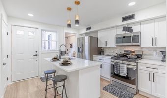 4702 MEADE St NE, Washington, DC 20019
