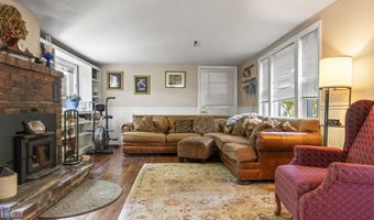 81 Richardson St, Bath, ME 04530