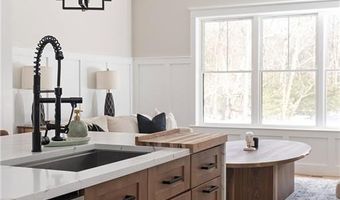 450 Carrs Pond Rd, East Greenwich, RI 02818