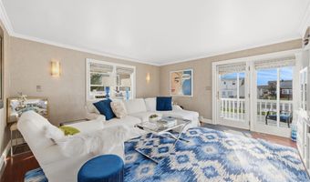 38 Bayside Pl, Amityville, NY 11701