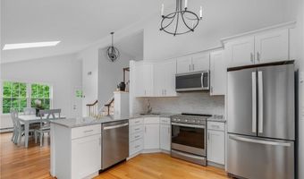 22 Hull St, Jamestown, RI 02835