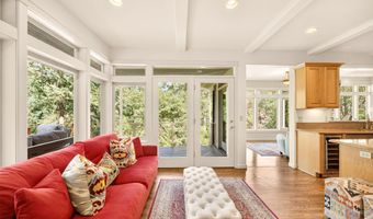 545 Ashland Creek Dr, Ashland, OR 97520