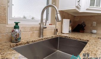 1709 W Riverside Dr, Carlsbad, NM 88220